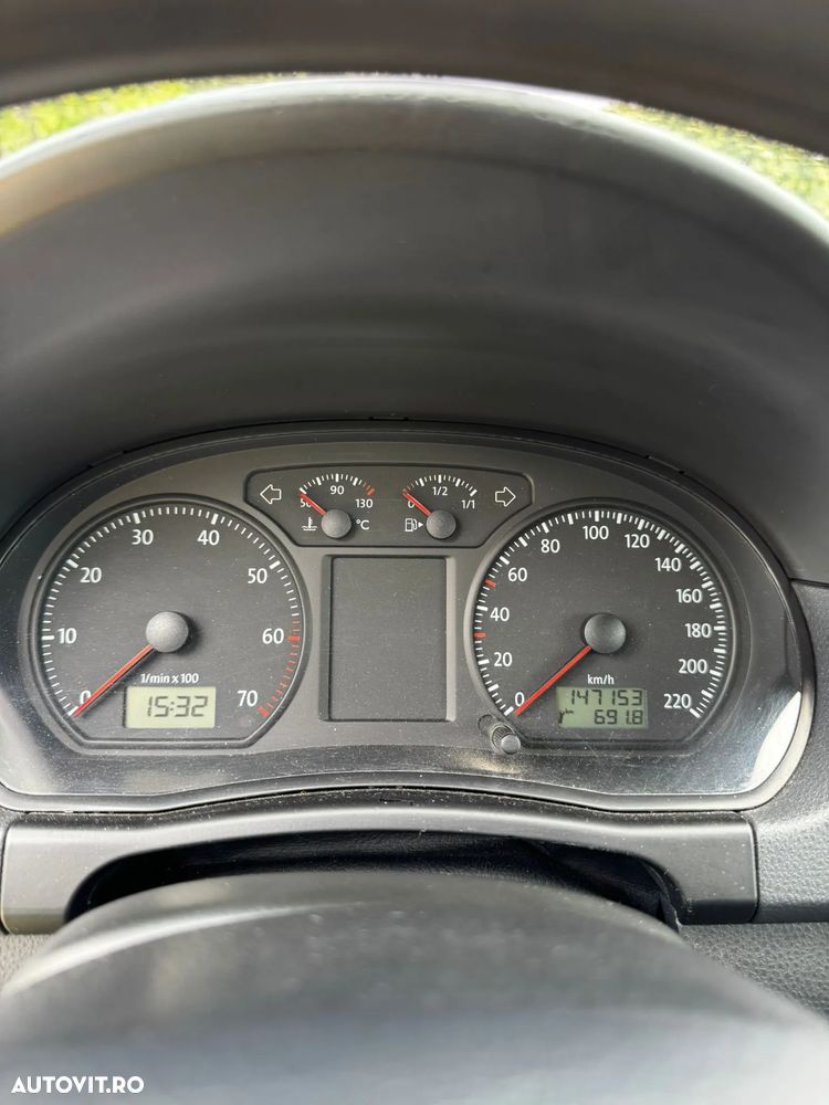 Volkswagen Polo 1.2 Attractive - 10