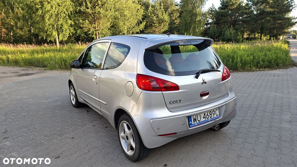 Mitsubishi Colt - 4