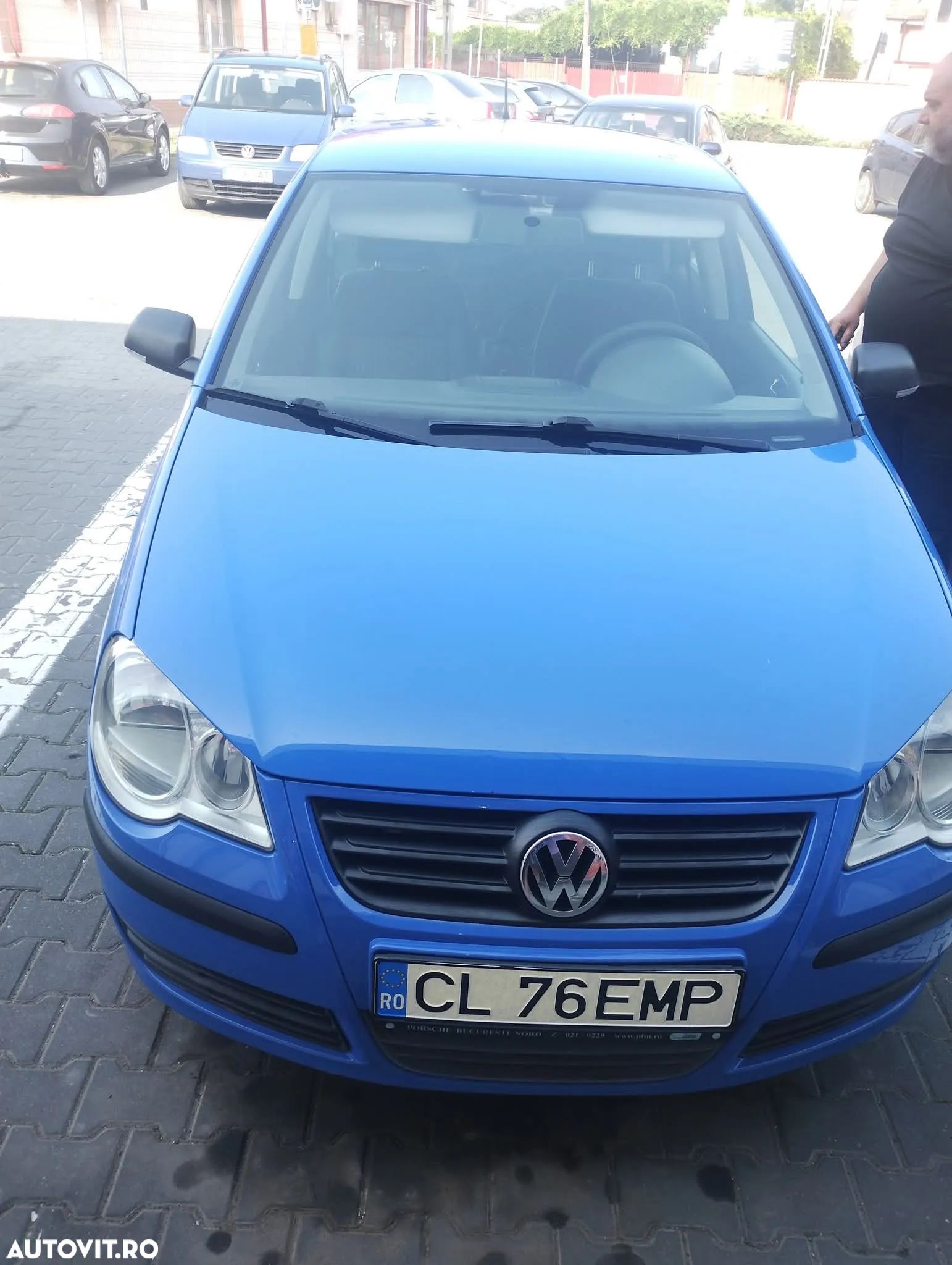 Volkswagen Polo 1.2 Attractive - 1