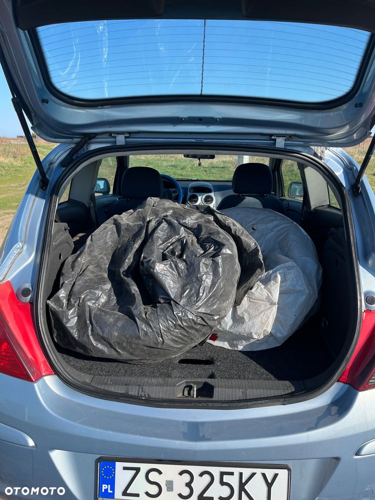 Opel Corsa 1.4 16V Enjoy - 28