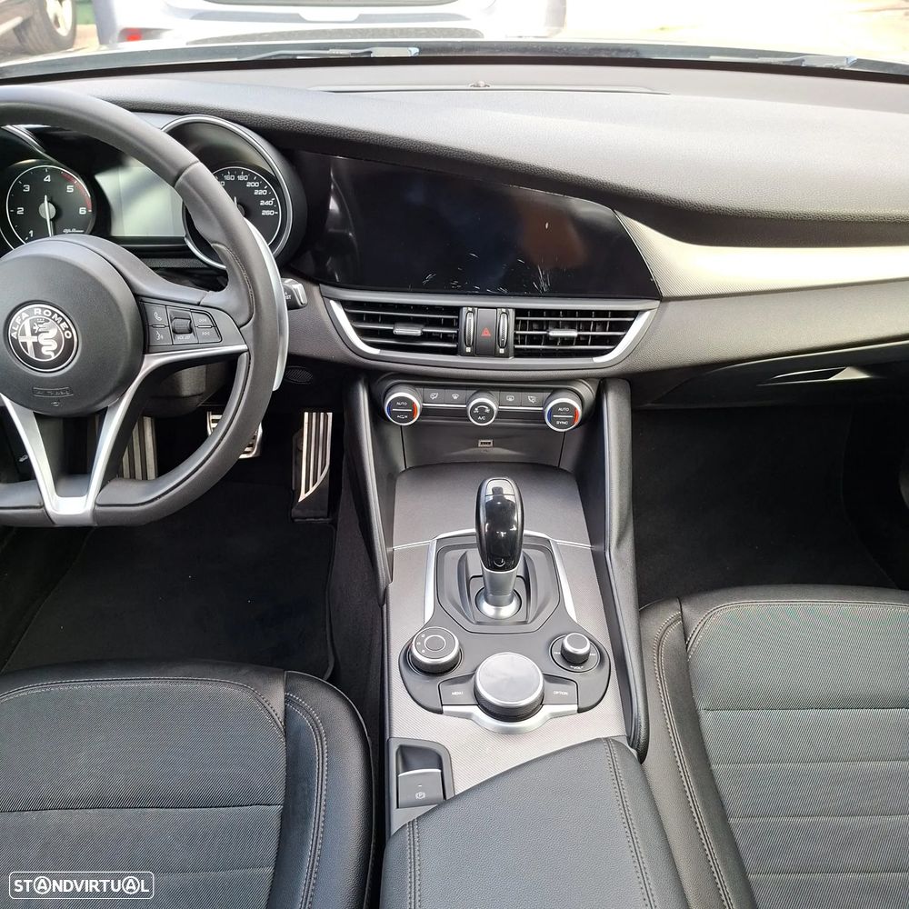Alfa Romeo Giulia 2.2 D Super AT8 - 14
