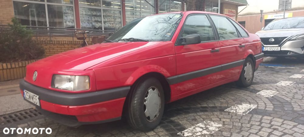 Volkswagen Passat 1.9 TD CL - 1