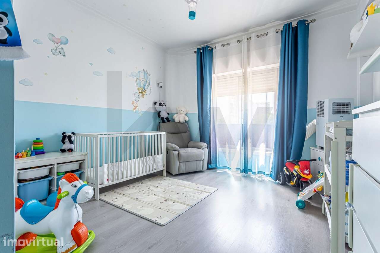 Apartamento T2 Totalmente Renovado em Setúbal - Grande imagem: 2/23