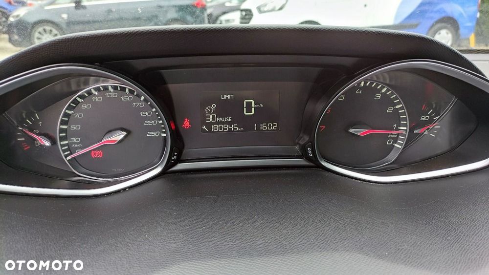 Peugeot 308 - 32
