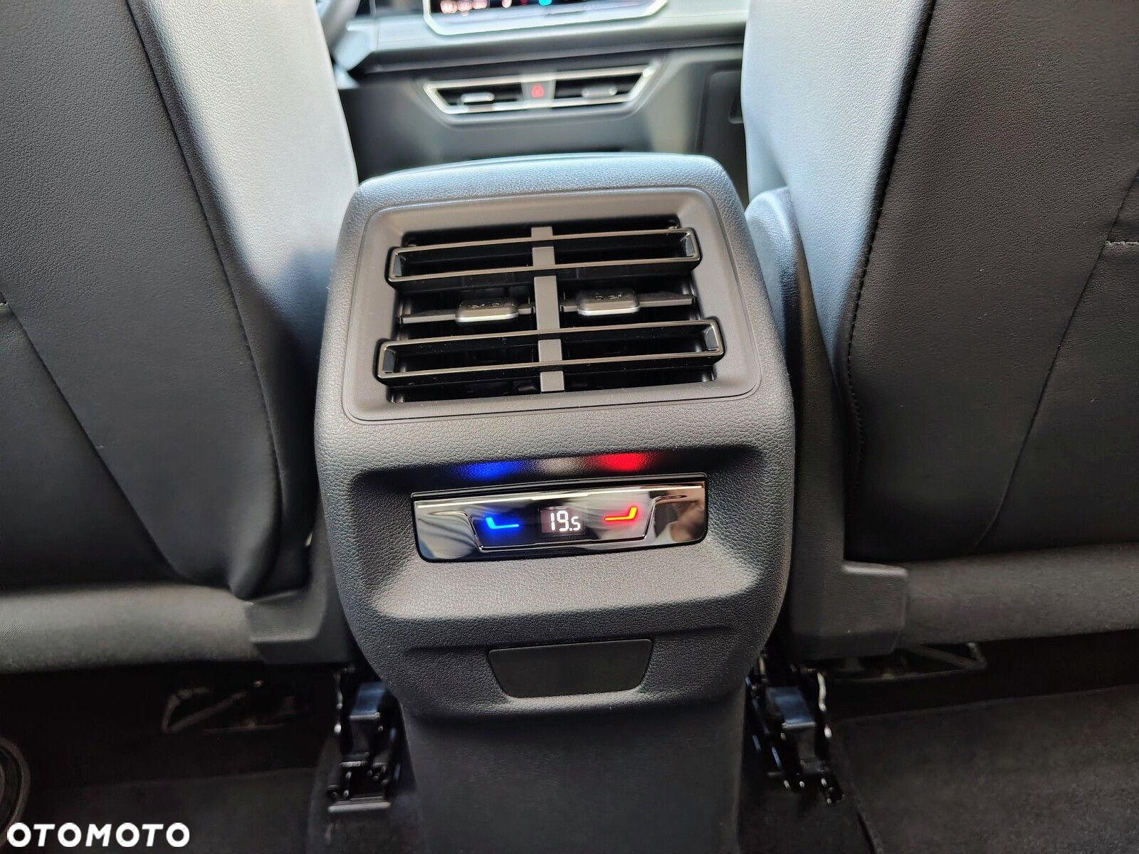 Volkswagen Tiguan - 26