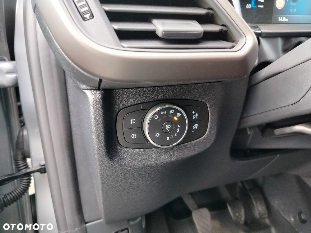 Ford Transit Courier - 10