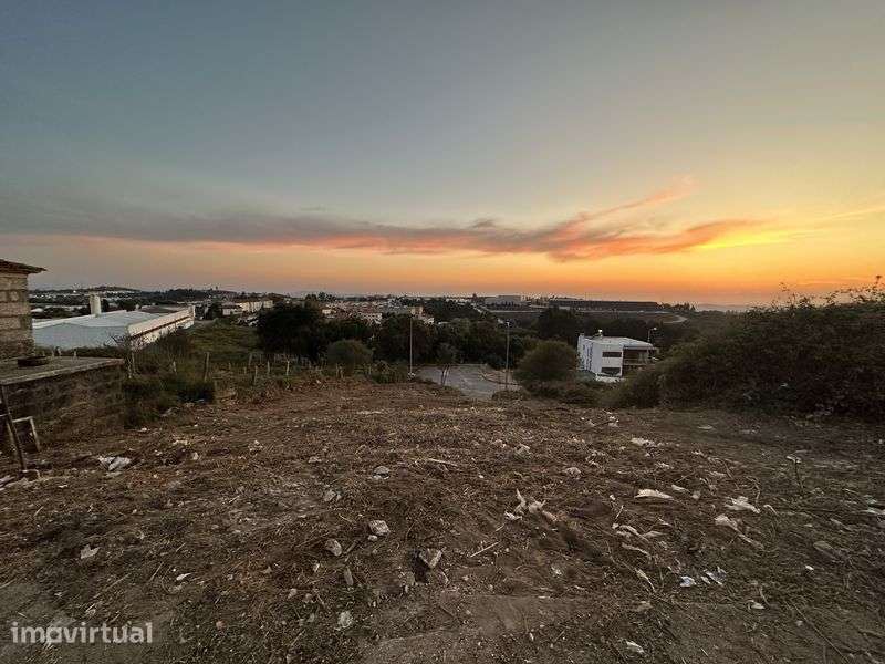 Terreno 735 m2 Construção de Moradia - Grande imagem: 2/8