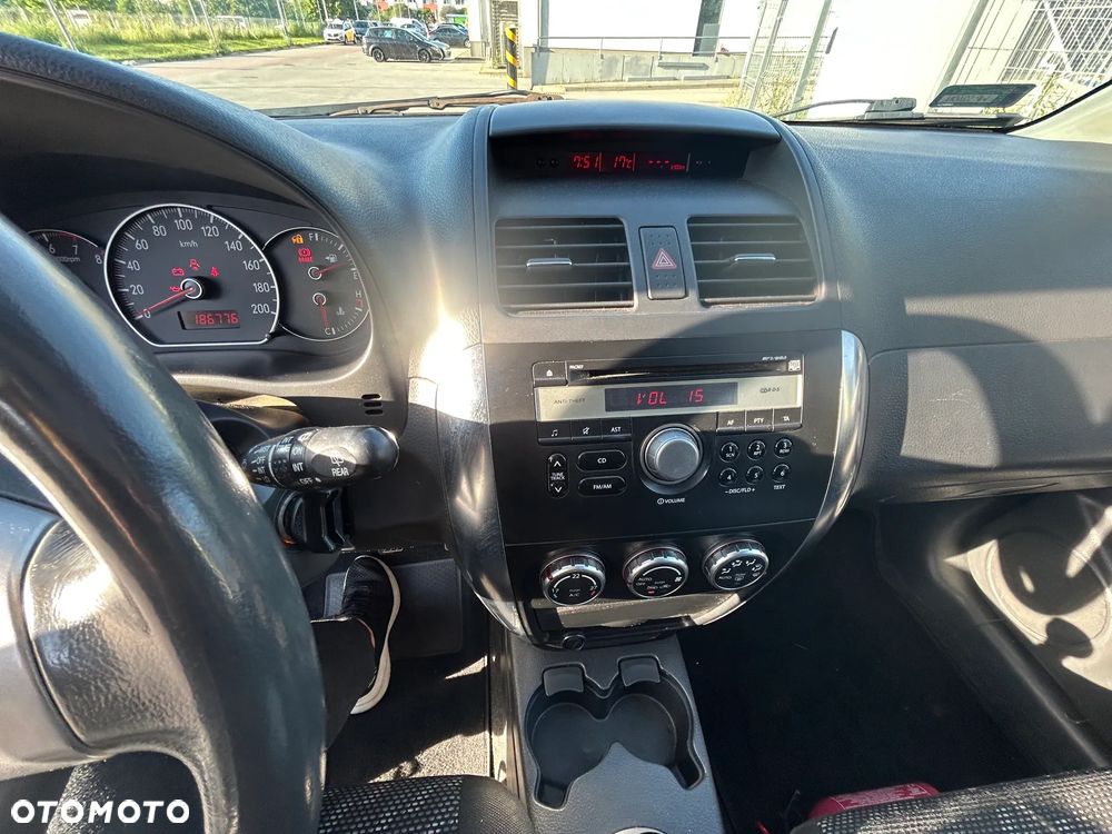 Suzuki SX4 1.6 GLX / Comfort - 12
