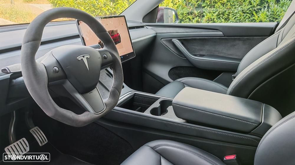 Tesla Model Y Performance Dual Motor AWD - 14