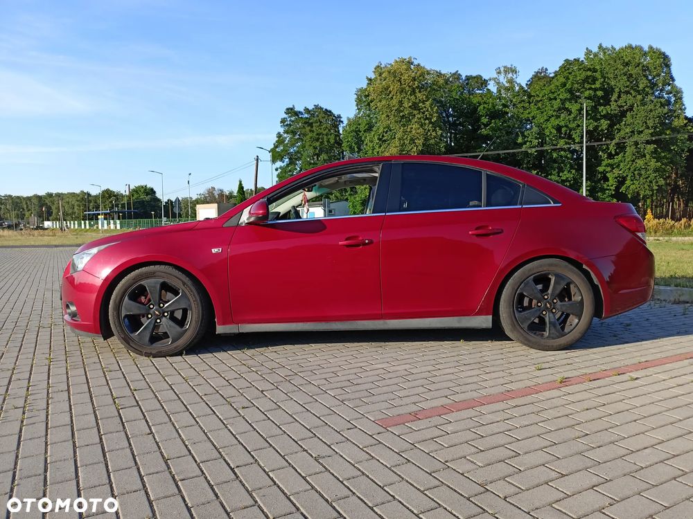 Chevrolet Cruze ver-2-0-lt - 2