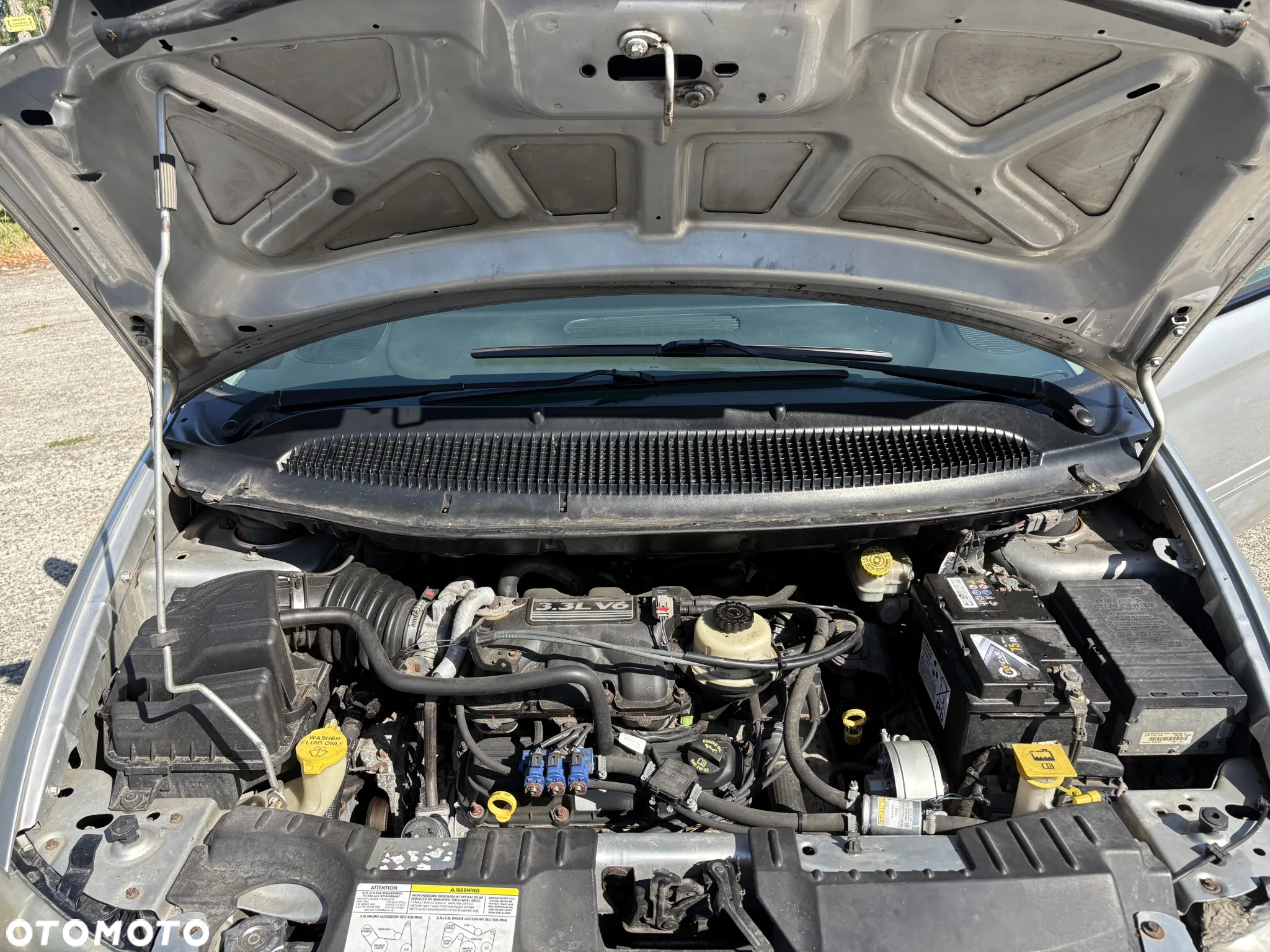 Chrysler Town & Country 3.3 - 9