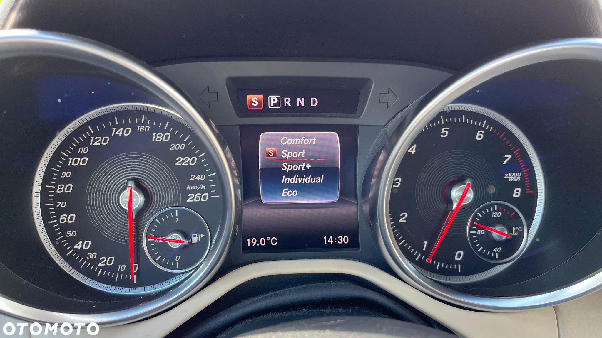 Mercedes-Benz SLC 300 9G-TRONIC Final Edition - 17