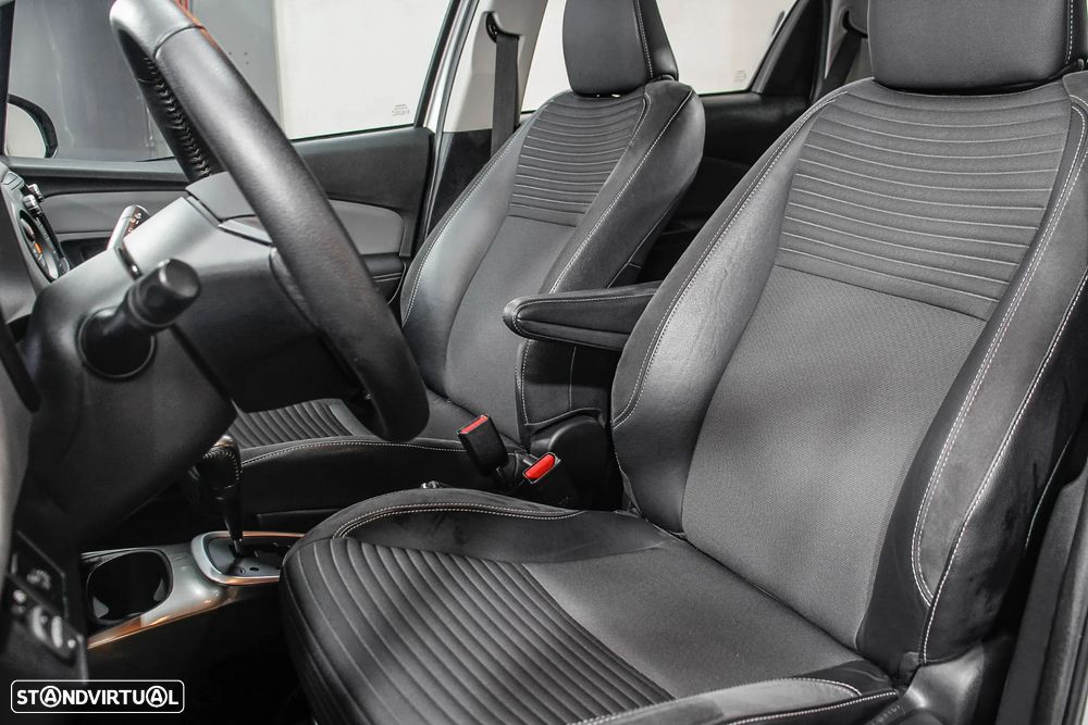 Toyota Yaris 1.5 HSD Sport - 7