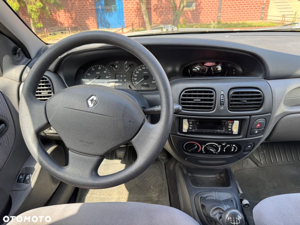 Renault Megane 1.4 RN 16V (klm) - 11