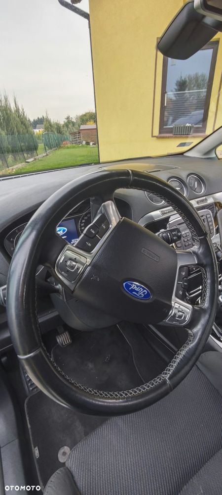 Ford Galaxy - 11