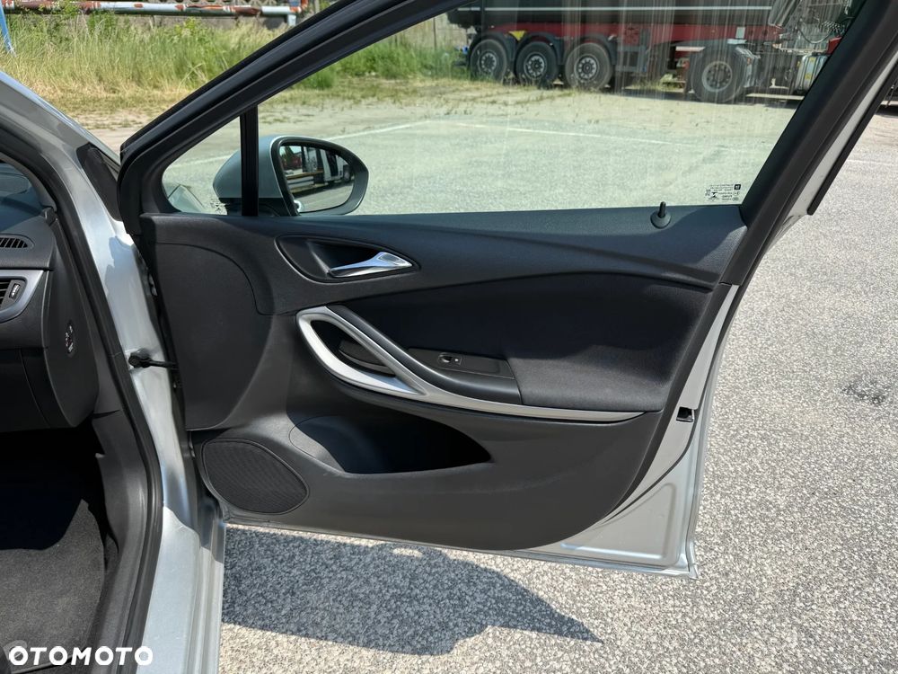 Opel Astra 1.4 Enjoy - 23