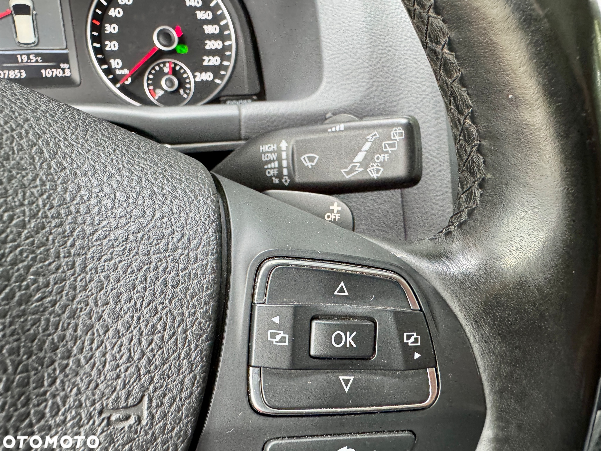 Volkswagen Touran 2.0 TDI DPF Highline DSG - 17