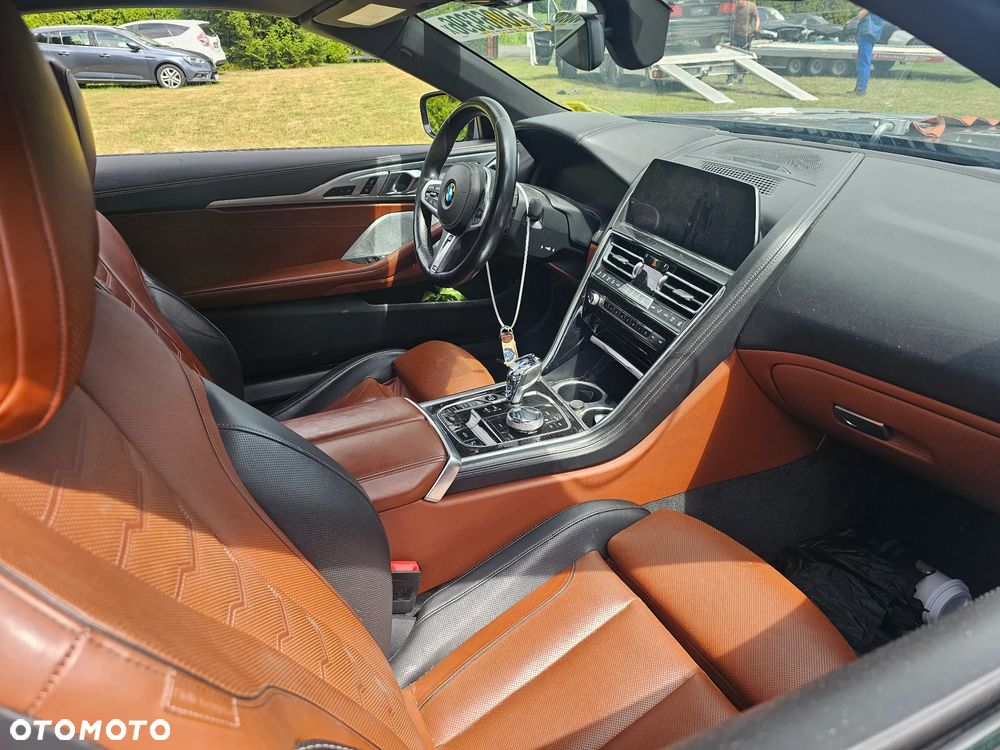 BMW Seria 8 - 15