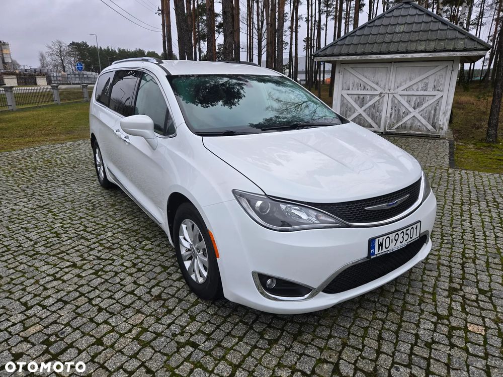 Chrysler Pacifica - 3