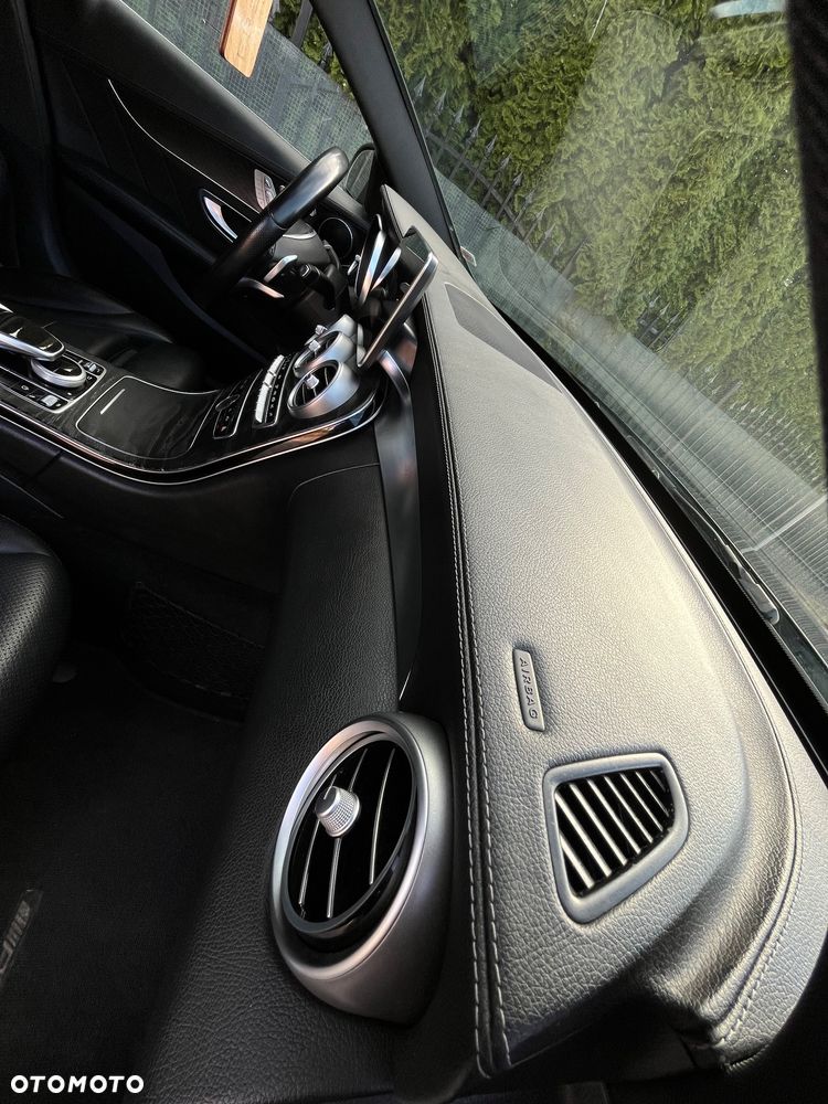 Mercedes-Benz Klasa C 300 7G-TRONIC AMG Line - 18