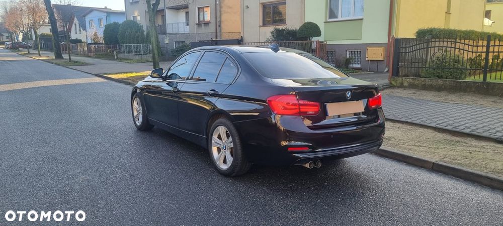 BMW Seria 3 320d xDrive Sport Line - 5