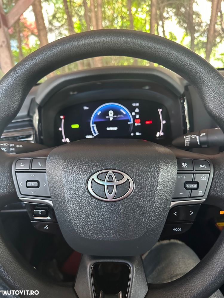 Toyota Camry - 18