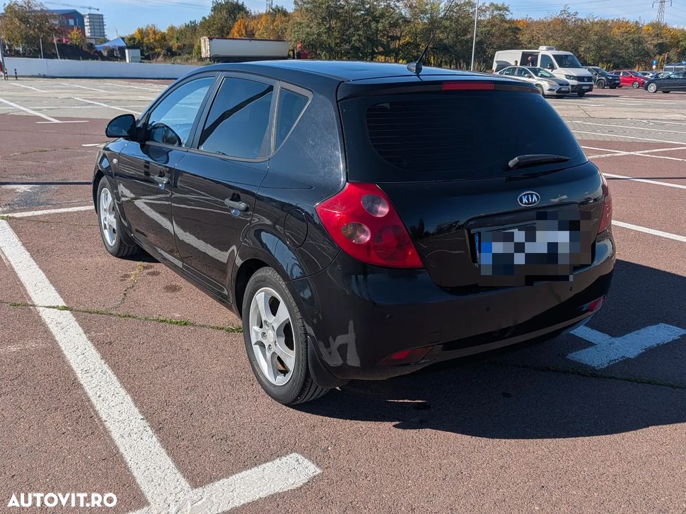 Kia Ceed - 4