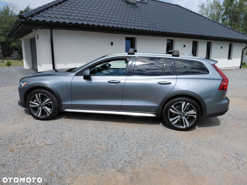 Volvo V60 Cross Country B5 B AWD Plus - 2