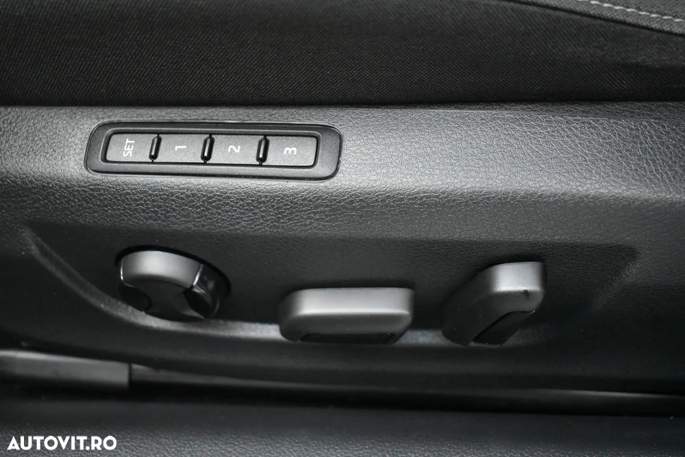 Skoda Superb 2.0 TDI DSG Ambition - 12