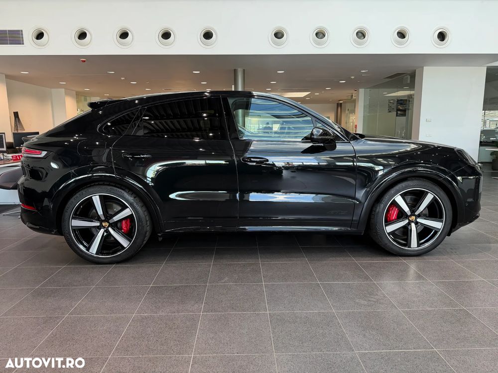 Porsche Cayenne Coupe GTS - 7