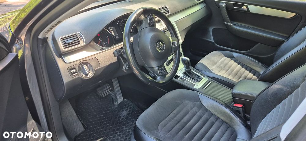 Volkswagen Passat 2.0 TDI Highline DSG - 11
