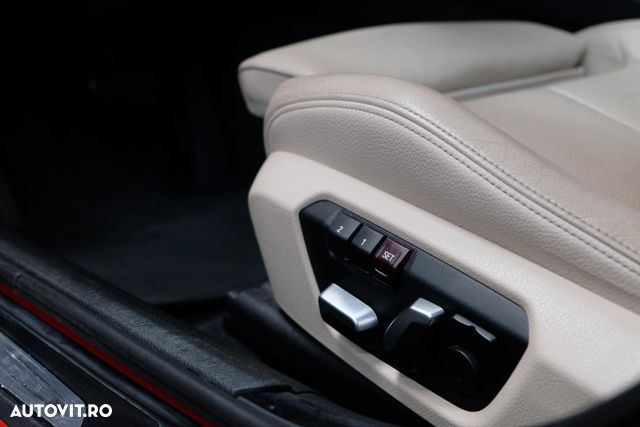 BMW Seria 3 325d Aut. Sport Line - 27