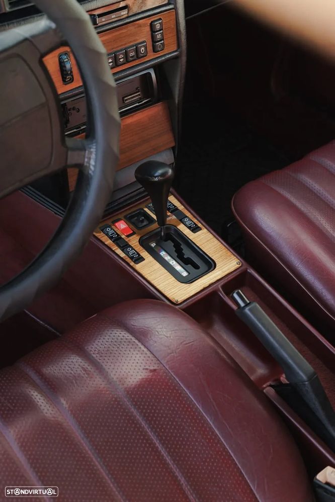 Mercedes-Benz W201 (1982-1993) 190 D 2.5 - 7