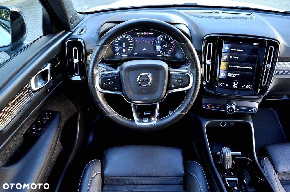 Volvo XC 40 T3 Geartronic RDesign - 26