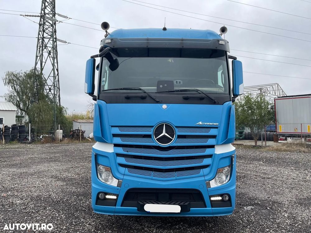 Mercedes-Benz ACTORS - 16