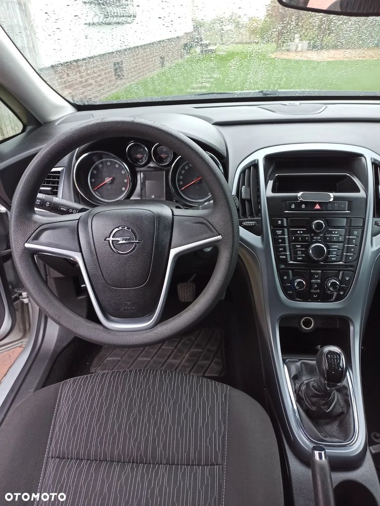 Opel Astra 1.4 EcoFLEX Cosmo - 8