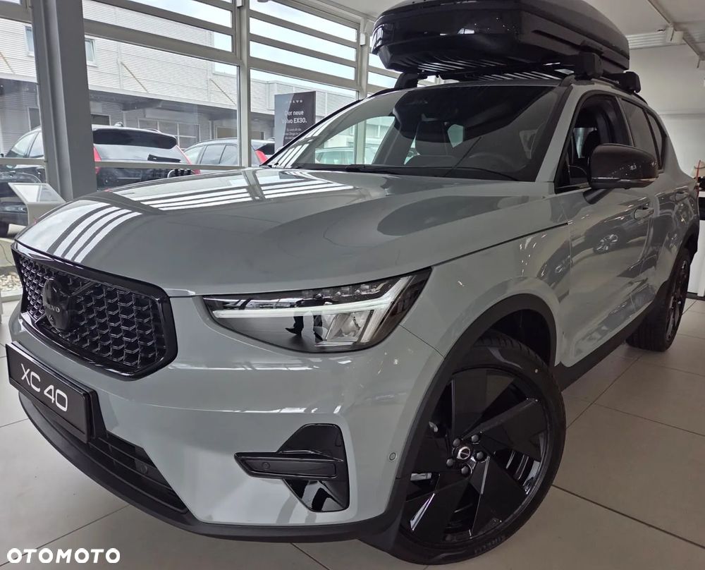 Volvo XC 40 B4 AWD Plus Dark - 1
