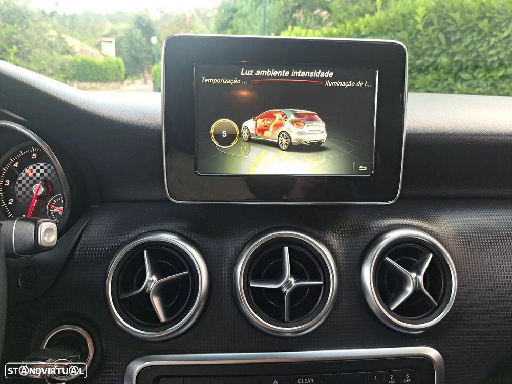 Mercedes-Benz A 180 7G-DCT Urban - 27