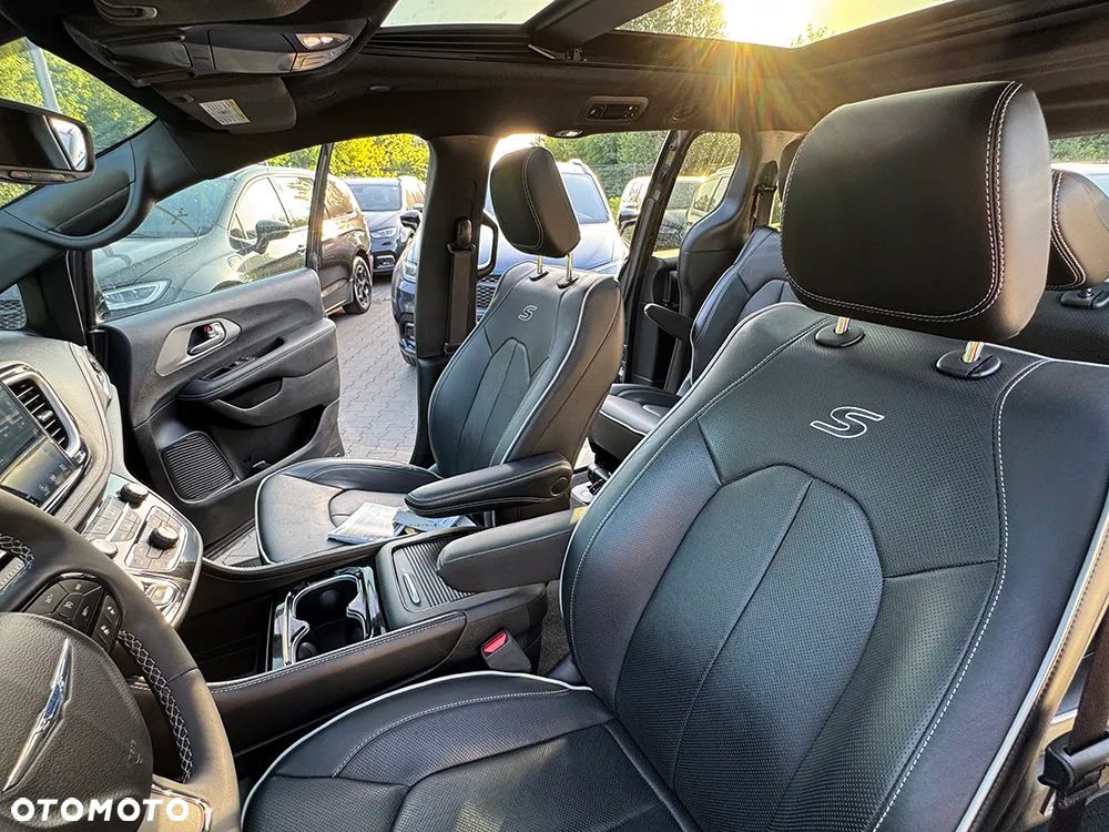 Chrysler Pacifica - 14