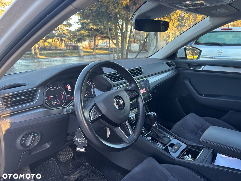 Skoda Superb 2.0 TDI DSG Style - 32