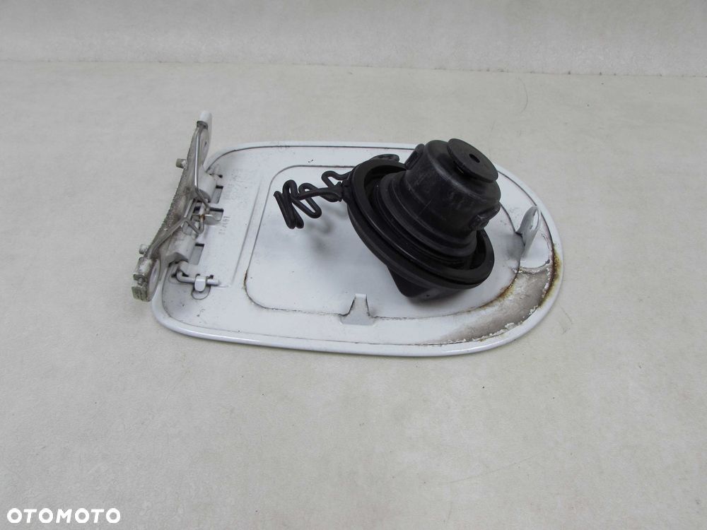 VOLVO C30 06-13 KLAPKA KOREK WLEWU PALIWA 31217785 614-46 - 4