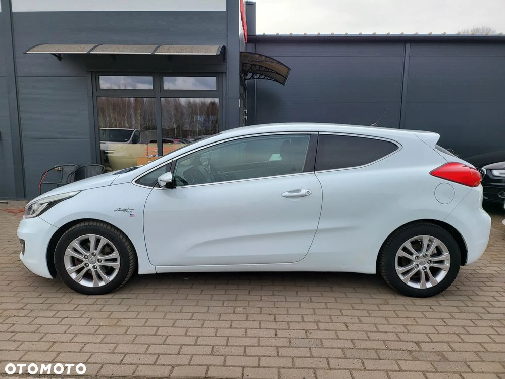Kia ProCeed - 24