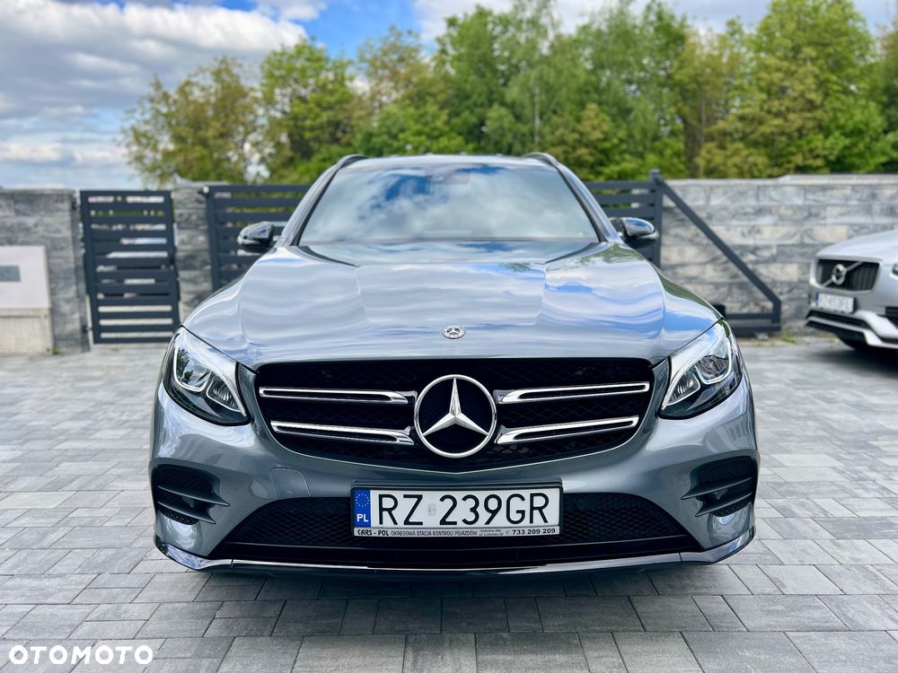 Mercedes-Benz GLC 250 4Matic 9G-TRONIC AMG Line - 10