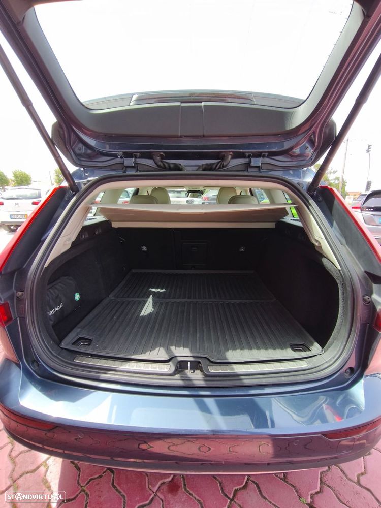 Volvo V60 2.0 D4 Inscription Geartronic - 27