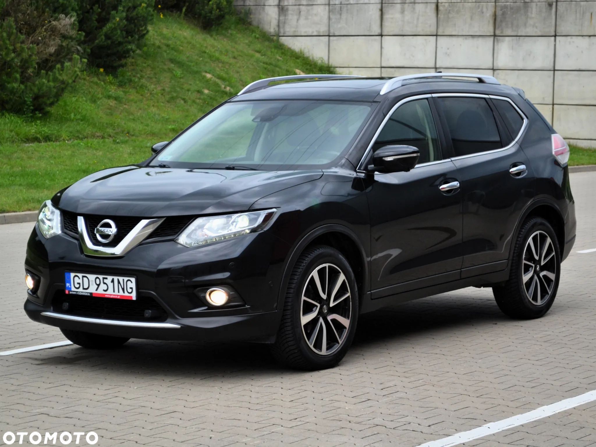 Nissan X-Trail 1.6 DIG-T Tekna 2WD - 1
