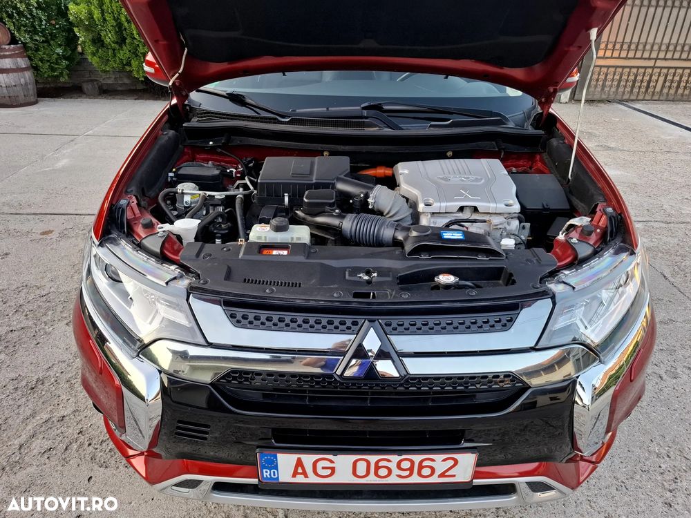 Mitsubishi Outlander - 12