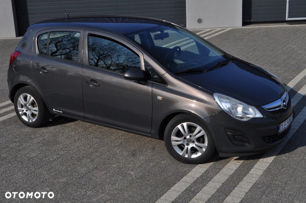 Opel Corsa 1.2 16V Edition / Active