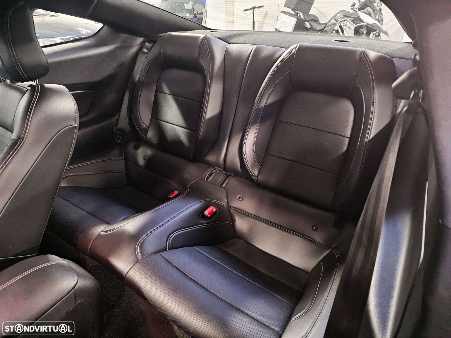 Ford Mustang 2.3i EcoBoost Aut. - 26