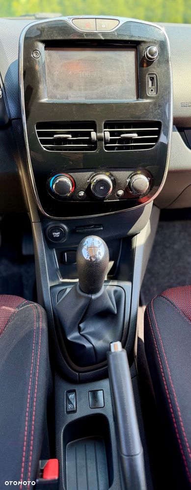 Renault Clio 1.2 16V 75 Expression - 31