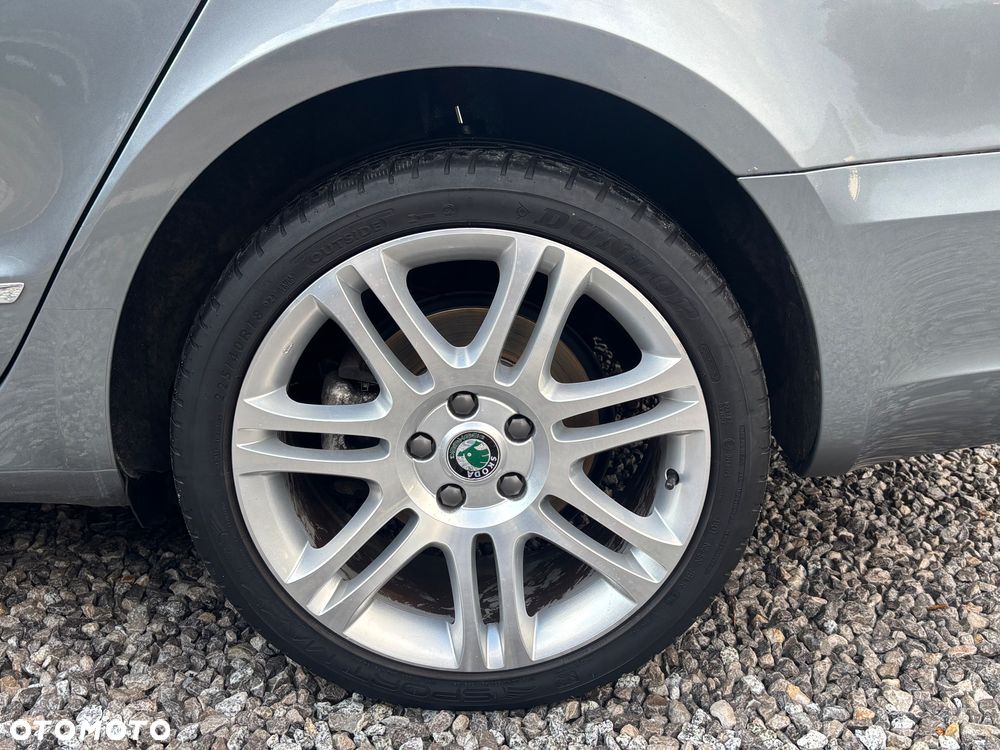 Skoda Superb 2.0 TDI Elegance DSG - 11